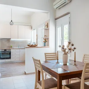 Stylish Renovated Hébergement de vacances
